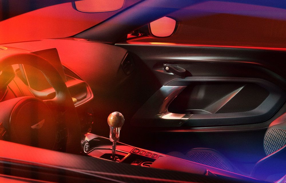 Noul Aston Martin Valour, un GT pentru puriști: motor V12 de 715 CP și cutie manuală - Poza 14