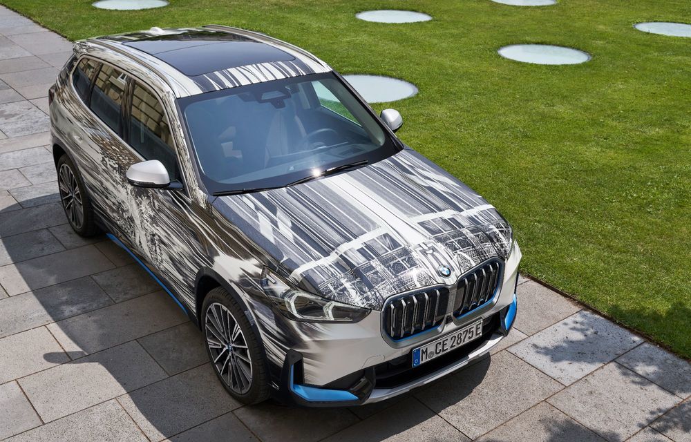 BMW prezintă primul crossover Art Car: electricul iX1, desenat de un artist german - Poza 3
