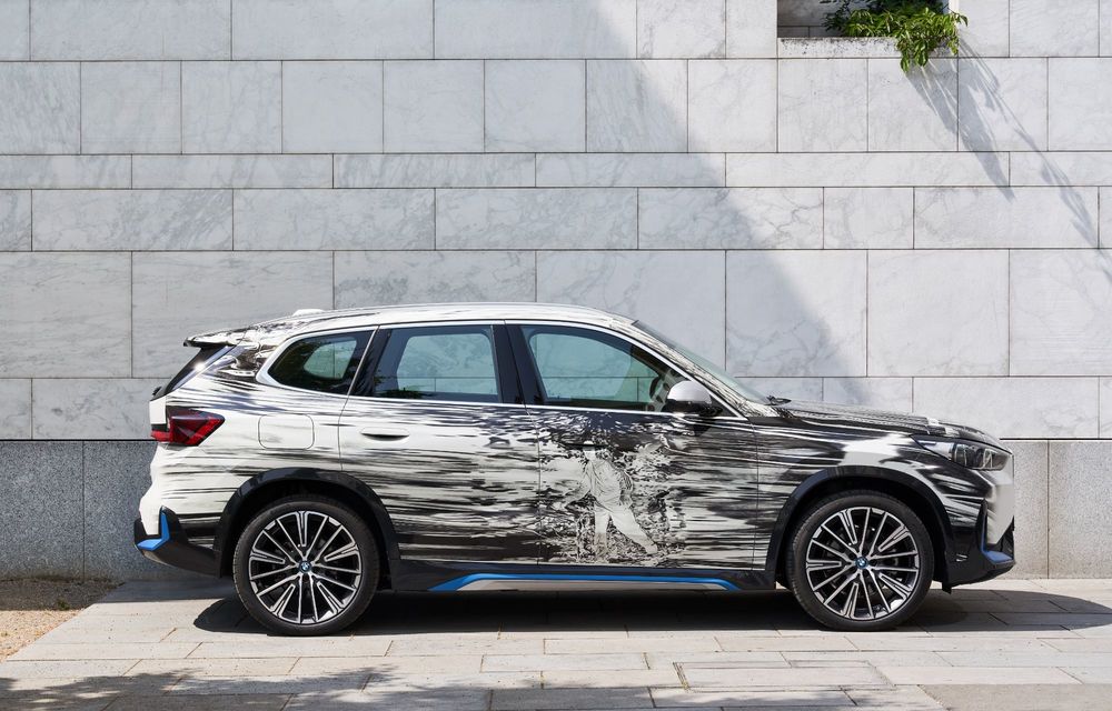 BMW prezintă primul crossover Art Car: electricul iX1, desenat de un artist german - Poza 4