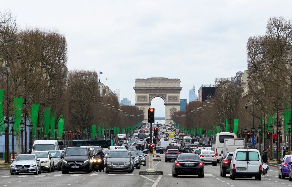 Parisul va impune taxe de parcare mai mari pentru SUV-uri, pentru a combate poluarea - Poza 1