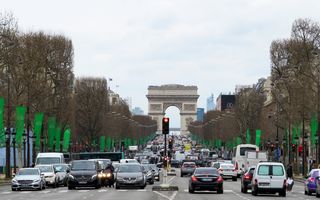 Parisul va impune taxe de parcare mai mari pentru SUV-uri, pentru a combate poluarea