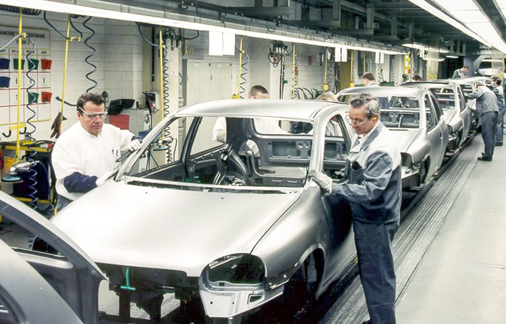 Opel desface șampania. Au trecut 30 de ani de la debutul lui Corsa B - Poza 10