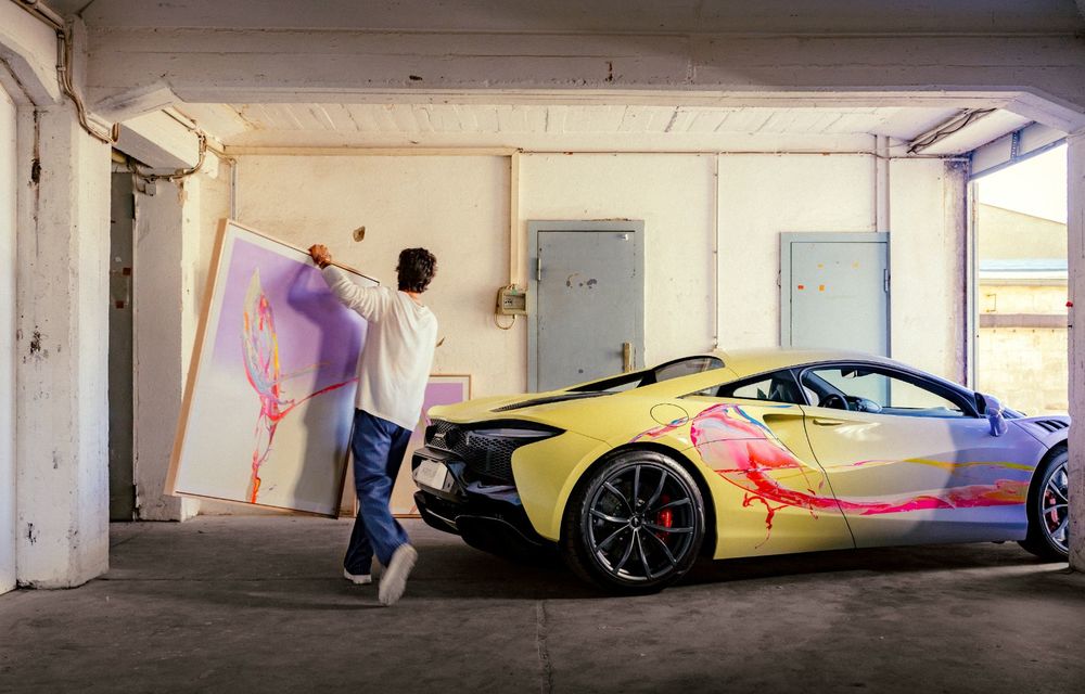 McLaren prezintă un nou exemplar Artura transformat în Art Car - Poza 8