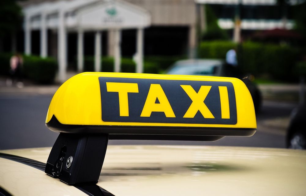 Cele mai populare mașini folosite în trecut drept taxi, pe piața vehiculelor second hand din România - Poza 1