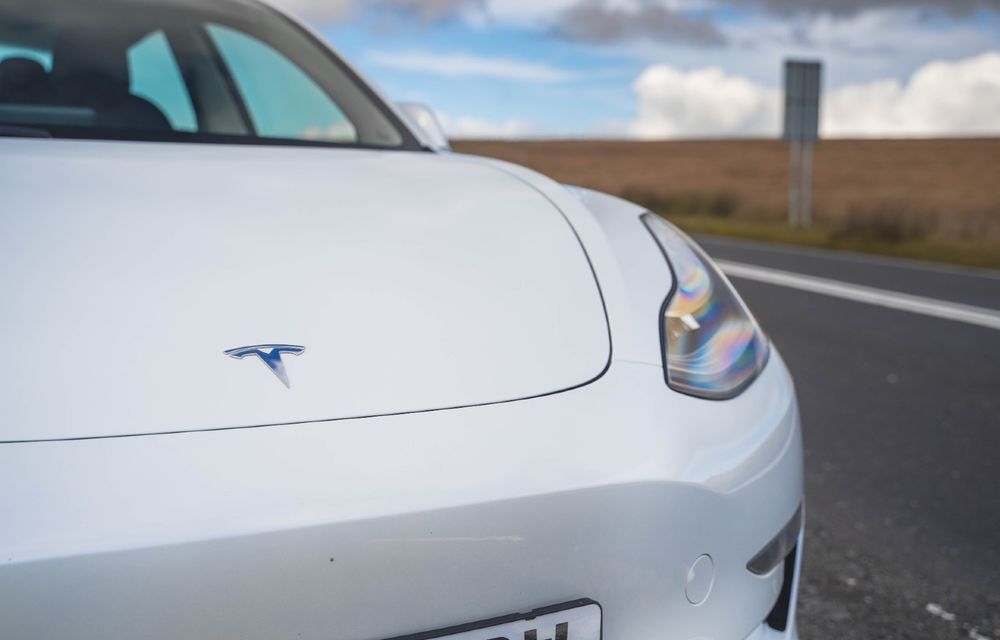 Tesla, dată în judecată pentru că a „umflat” autonomia modelelor sale - Poza 1