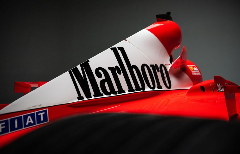 Monopostul Ferrari F2001B, pilotat de Michael Schumacher, scos la licitație - Poza 63