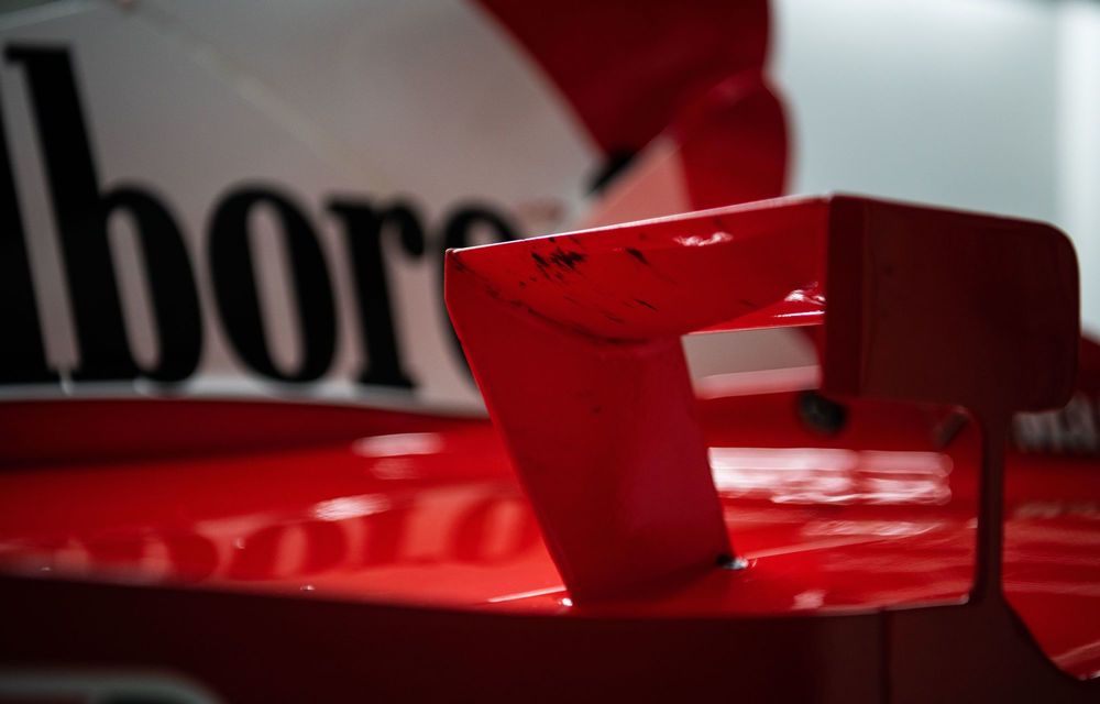 Monopostul Ferrari F2001B, pilotat de Michael Schumacher, scos la licitație - Poza 74
