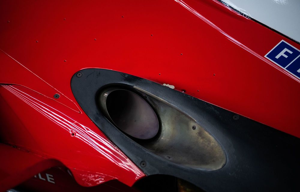 Monopostul Ferrari F2001B, pilotat de Michael Schumacher, scos la licitație - Poza 75