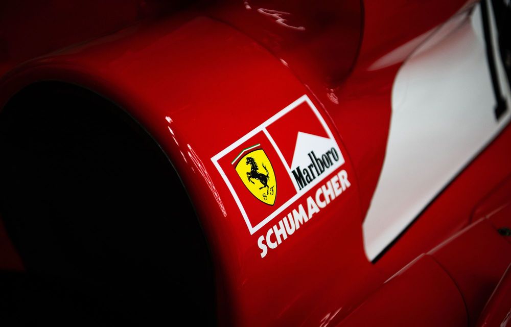 Monopostul Ferrari F2001B, pilotat de Michael Schumacher, scos la licitație - Poza 76