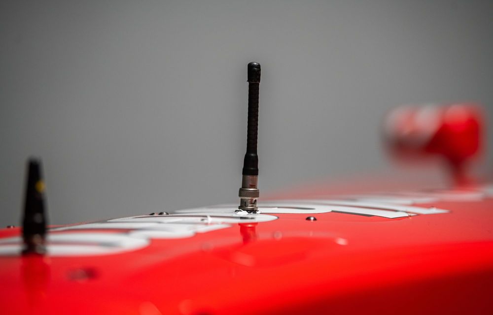 Monopostul Ferrari F2001B, pilotat de Michael Schumacher, scos la licitație - Poza 44