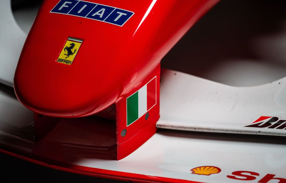 Monopostul Ferrari F2001B, pilotat de Michael Schumacher, scos la licitație - Poza 62