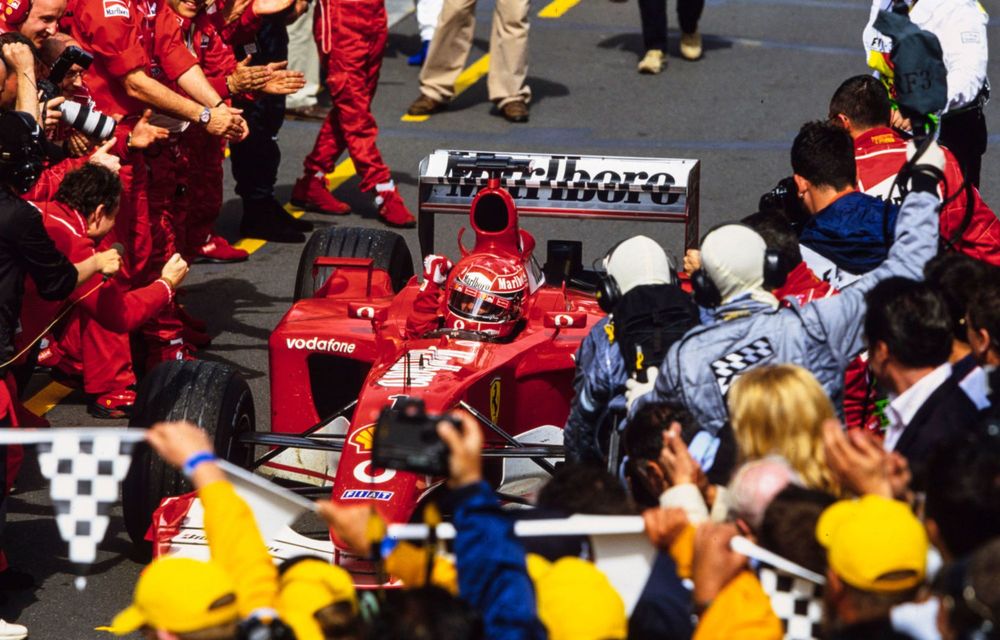 Monopostul Ferrari F2001B, pilotat de Michael Schumacher, scos la licitație - Poza 86