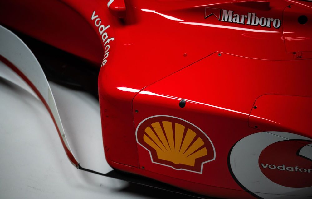 Monopostul Ferrari F2001B, pilotat de Michael Schumacher, scos la licitație - Poza 23