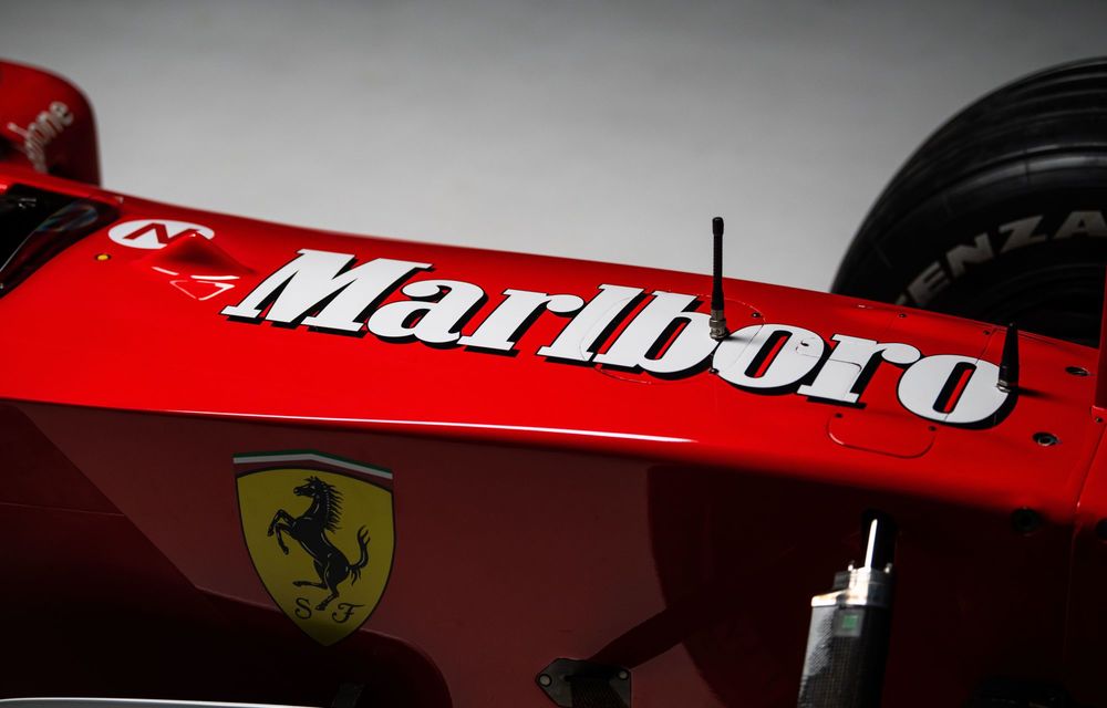 Monopostul Ferrari F2001B, pilotat de Michael Schumacher, scos la licitație - Poza 24