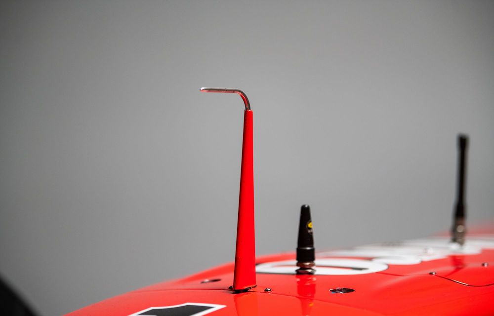 Monopostul Ferrari F2001B, pilotat de Michael Schumacher, scos la licitație - Poza 46