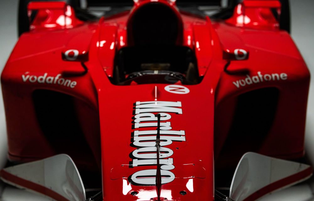 Monopostul Ferrari F2001B, pilotat de Michael Schumacher, scos la licitație - Poza 54