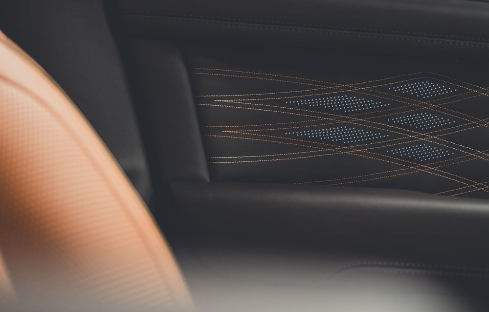 Imagini noi cu interiorul unui viitor model Bentley. Va avea un nou tip de piele ecologică - Poza 6