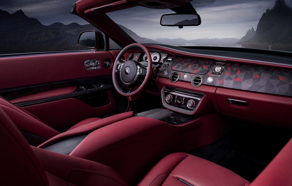 Noul Rolls-Royce La Rose Noir Droptail: doar 4 exemplare și ceas Audemars Piguet în bord - Poza 9