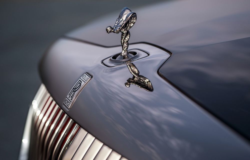Noul Rolls-Royce La Rose Noir Droptail: doar 4 exemplare și ceas Audemars Piguet în bord - Poza 16