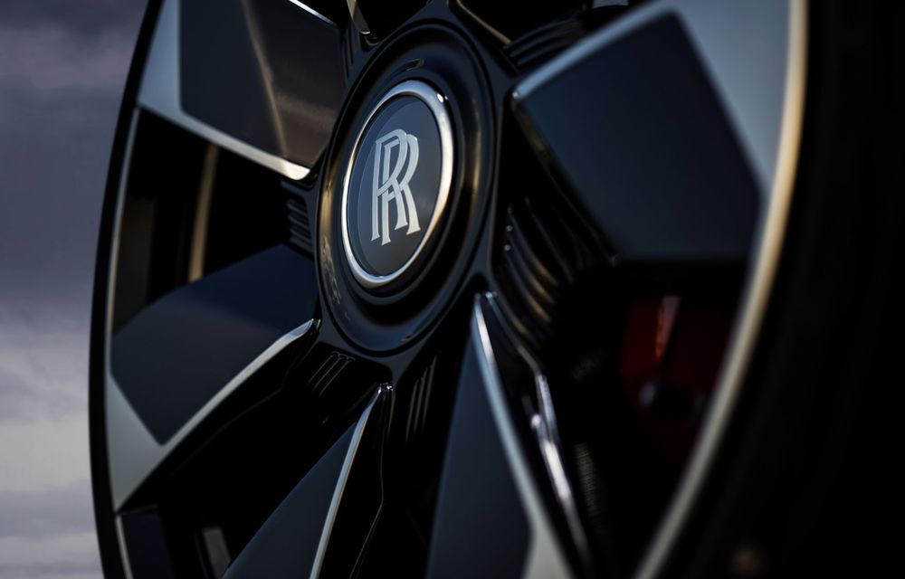 Noul Rolls-Royce La Rose Noir Droptail: doar 4 exemplare și ceas Audemars Piguet în bord - Poza 19