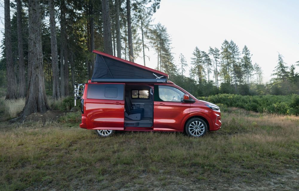 Ford prezintă noul campervan Transit Custom Nugget: panou solar și motor hibrid plug-in - Poza 7