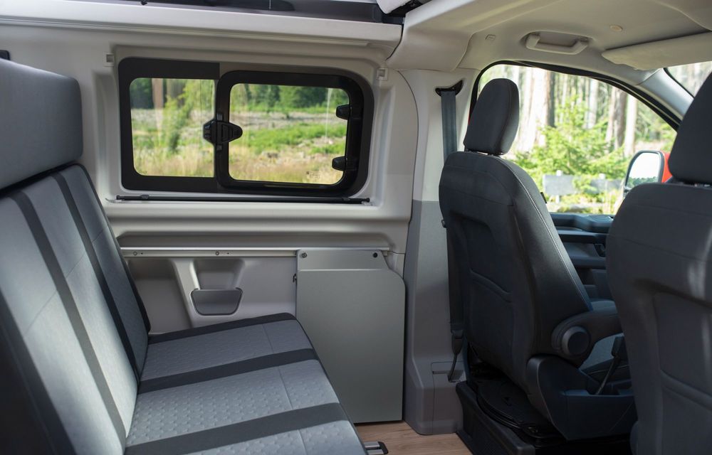 Ford prezintă noul campervan Transit Custom Nugget: panou solar și motor hibrid plug-in - Poza 11