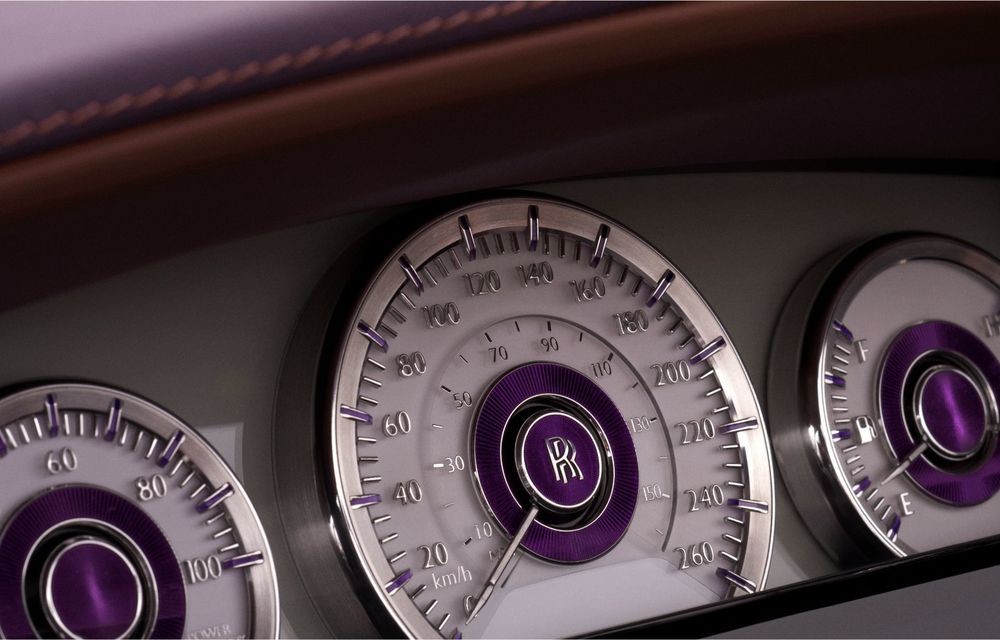 Rolls-Royce prezintă al doilea exemplar Droptail: suprafață aerodinamică din lemn și ceas Vacheron Constantin în bord - Poza 27