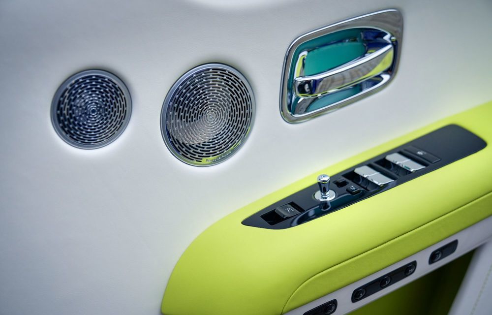 Accentul pe lux: Rolls-Royce prezintă două exemplare unicate ale lui Spectre și Ghost - Poza 8