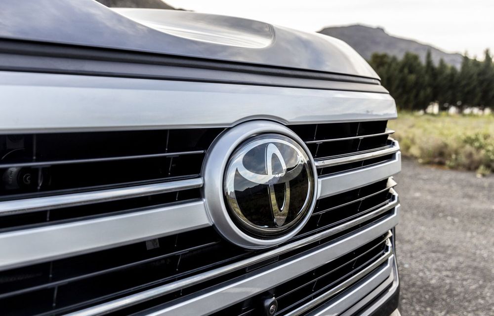 Imagine oficială cu noua Toyota Century SUV, rival pentru Rolls-Royce Cullinan - Poza 1