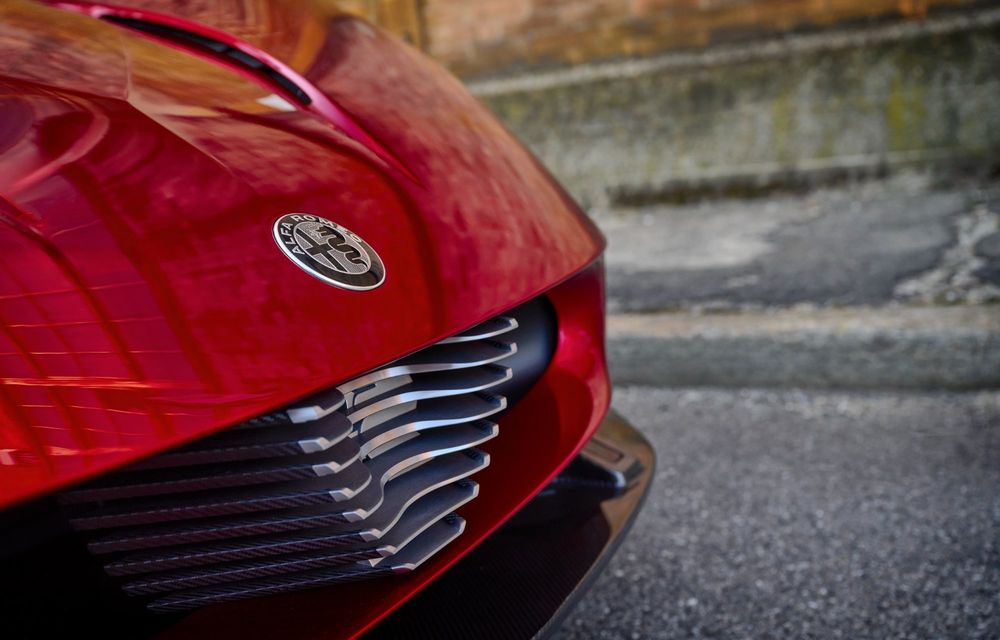 OFICIAL: Noua Alfa Romeo 33 Stradale este primul supercar electric al mărcii - Poza 38