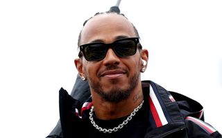 OFICIAL: Lewis Hamilton rămâne la Mercedes pentru încă două sezoane