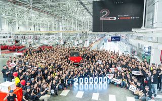 Tesla: două milioane de mașini electrice produse în China