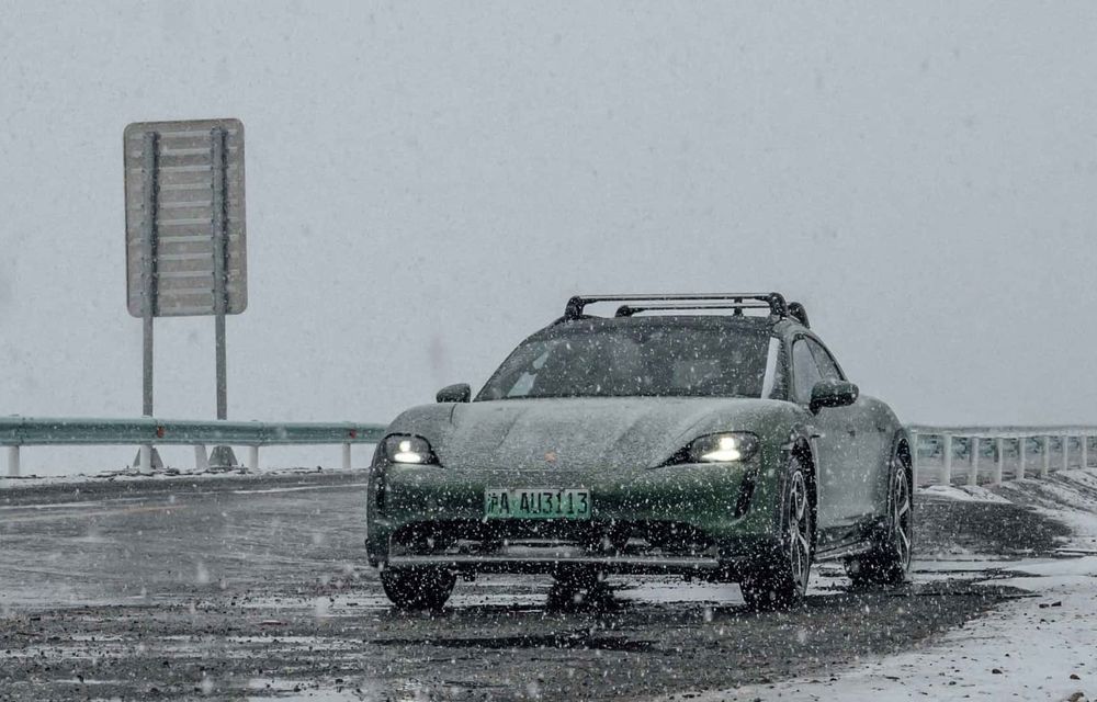 Porsche Taycan Cross Turismo: record mondial pentru cea mai mare altitudine la care a ajuns o electrică - Poza 12