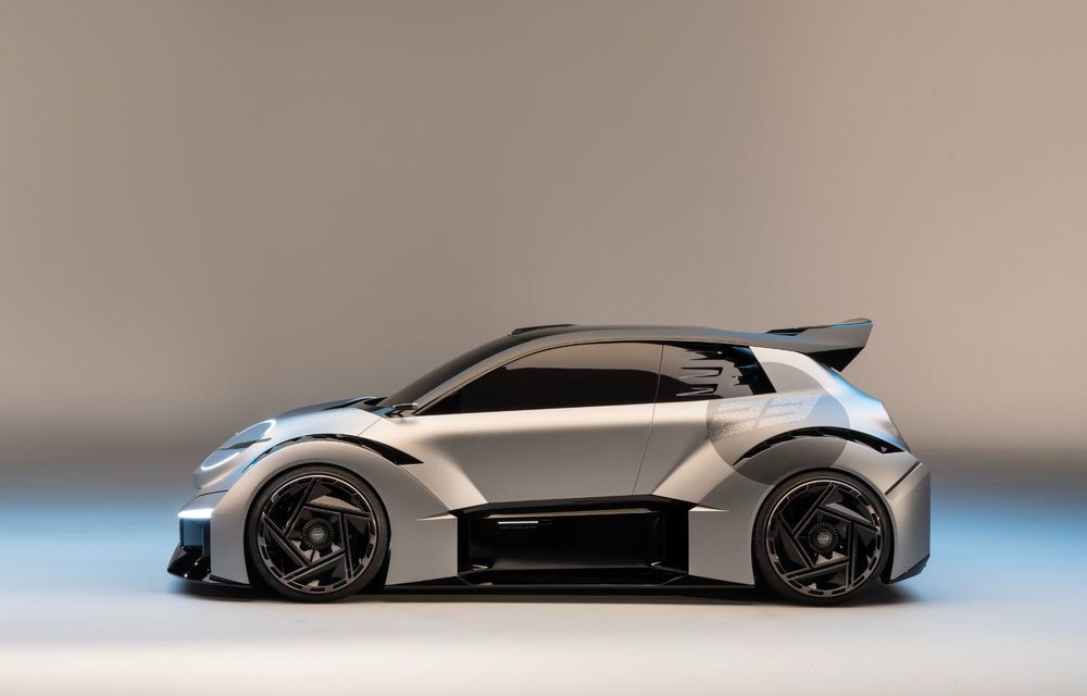 Noul Nissan Concept 20-23, un hot hatch electric creat special pentru circuit - Poza 11