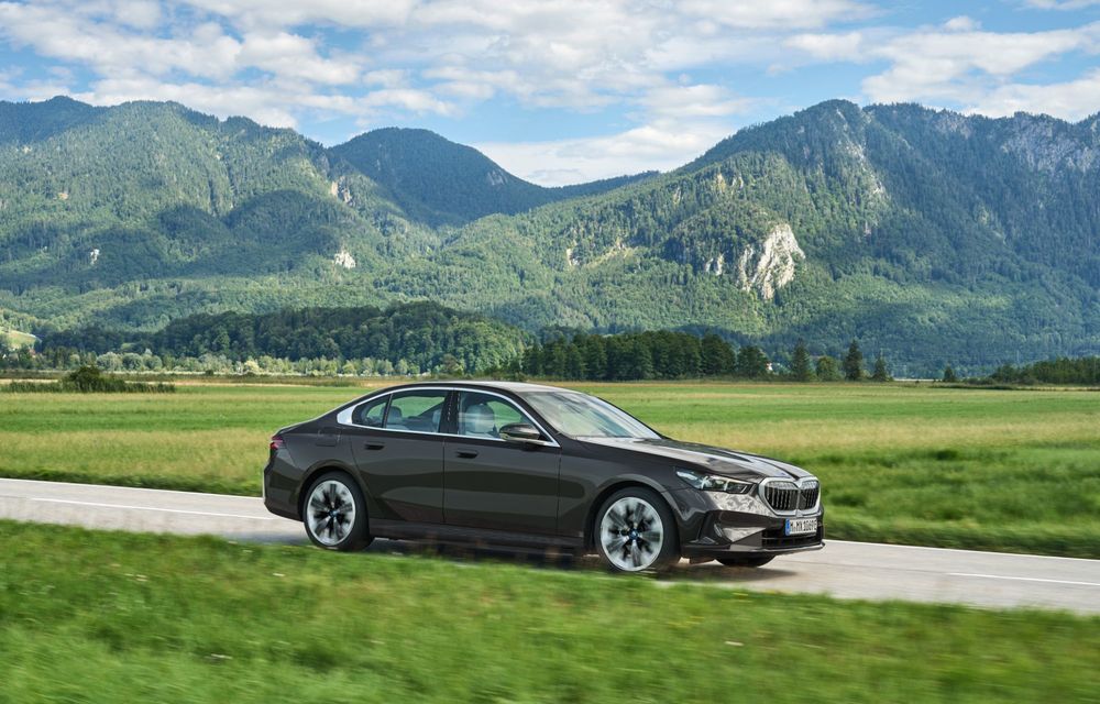 Noul BMW Seria 5, disponibil acum și cu motoare PHEV: start de la 65.300 de euro - Poza 6