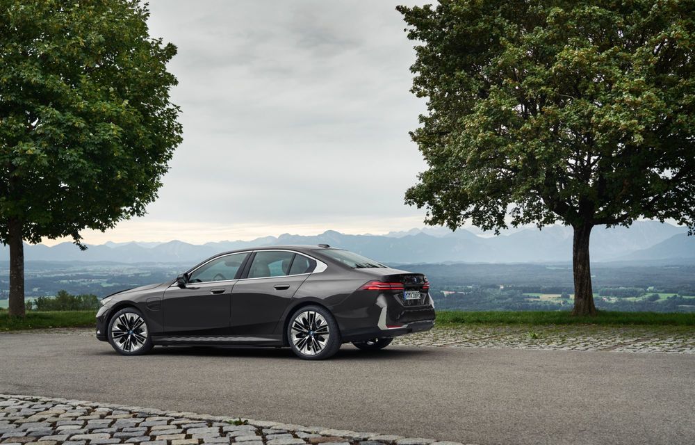 Noul BMW Seria 5, disponibil acum și cu motoare PHEV: start de la 65.300 de euro - Poza 21