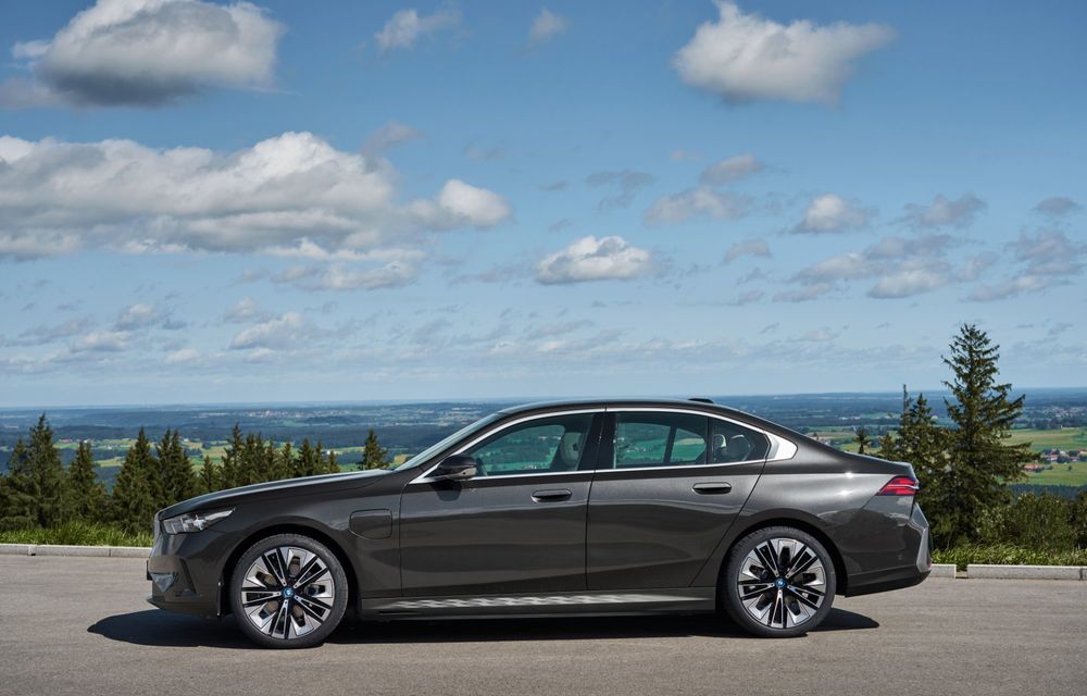 Noul BMW Seria 5, disponibil acum și cu motoare PHEV: start de la 65.300 de euro - Poza 23