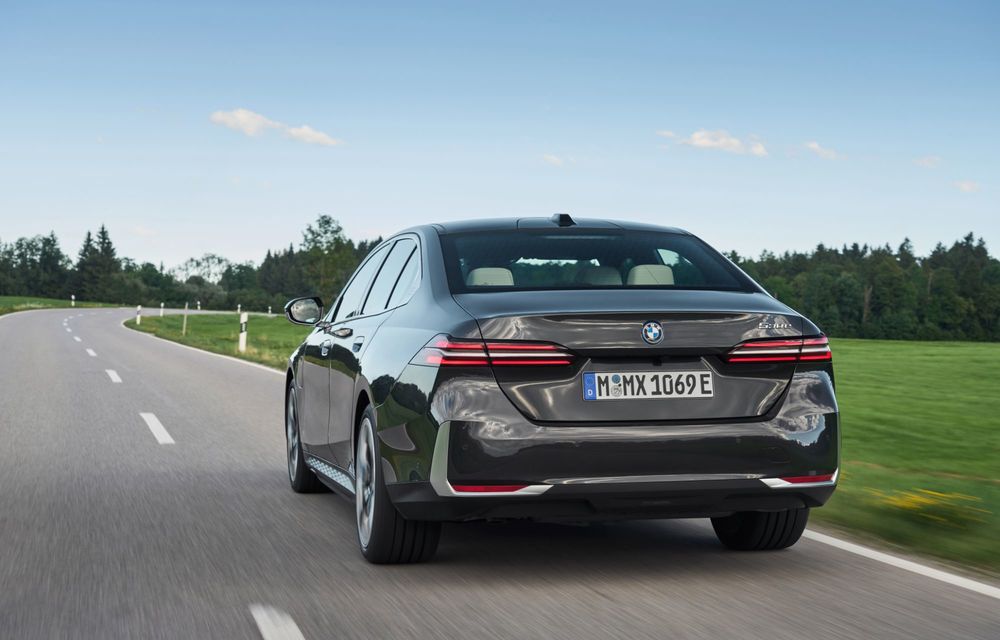 Noul BMW Seria 5, disponibil acum și cu motoare PHEV: start de la 65.300 de euro - Poza 25