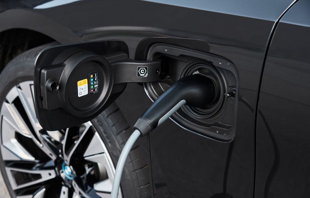 Noul BMW Seria 5, disponibil acum și cu motoare PHEV: start de la 65.300 de euro - Poza 36
