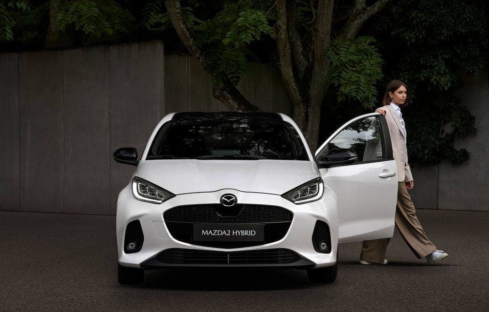 Noua Mazda2 Hybrid facelift: fratele lui Yaris vine cu mai multe dotări - Poza 4