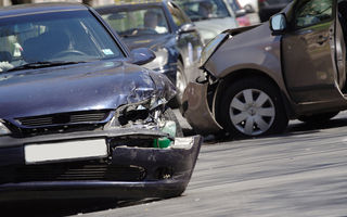 STUDIU: O mașină din România, implicată într-un accident la fiecare 129.000 km