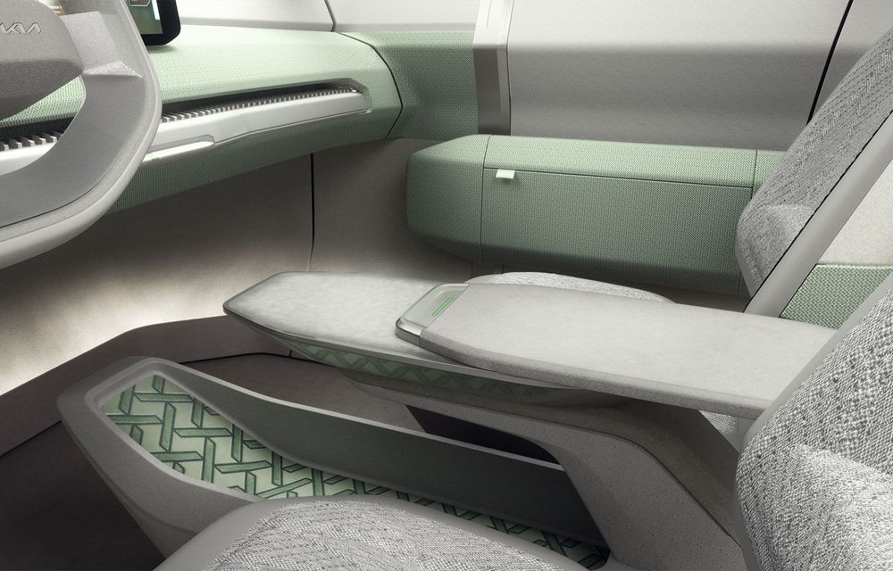 Kia prezintă conceptul EV3: SUV-ul compact poate alimenta o trotinetă electrică în banchetă - Poza 12