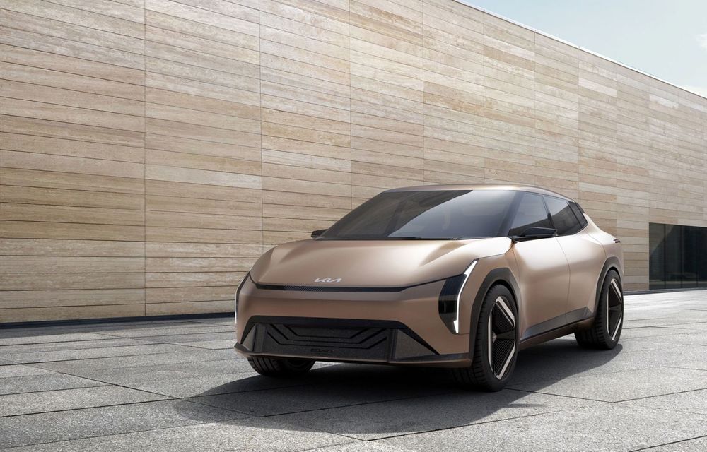 Noul concept Kia EV4 anunță un succesor electric pentru Stinger - Poza 2