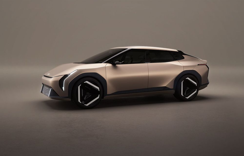 Noul concept Kia EV4 anunță un succesor electric pentru Stinger - Poza 3