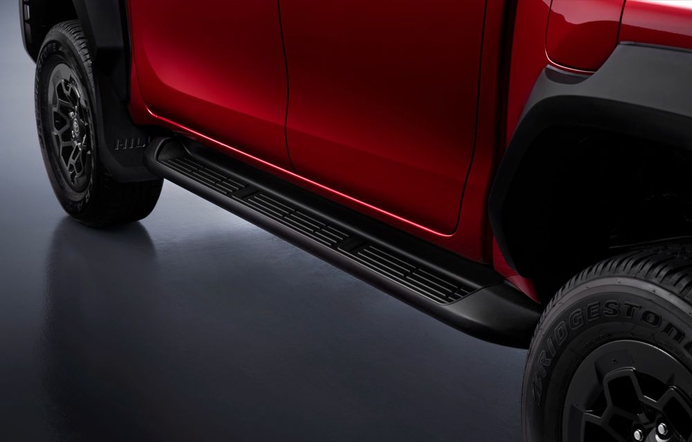 Noua Toyota Hilux GR Sport II: suspensie înălțată și punți mai late - Poza 10