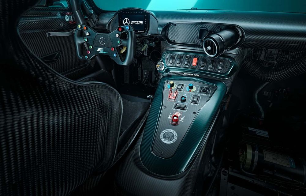 Noul Mercedes-AMG GT2 Pro, o mașină de curse de 749 CP și preț de 479.000 de euro - Poza 10