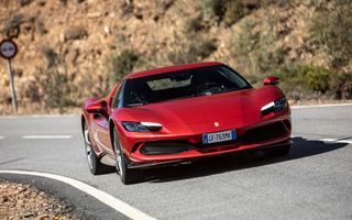 Ferrari a vândut mai multe mașini hibride decât cu motoare termice în al treilea trimestru