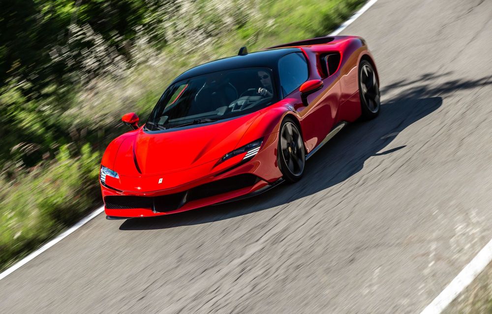 Ferrari a vândut mai multe mașini hibride decât cu motoare termice în al treilea trimestru - Poza 2