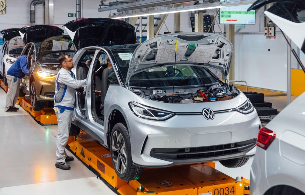 Criza de componente continuă. Volkswagen oprește producția la două uzine din Germania - Poza 1