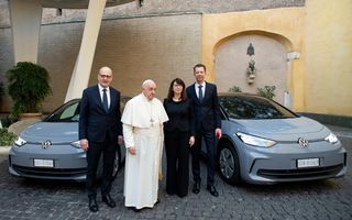 Papalitate cu zero emisii: Volkswagen va livra 40 de mașini electrice către Vatican